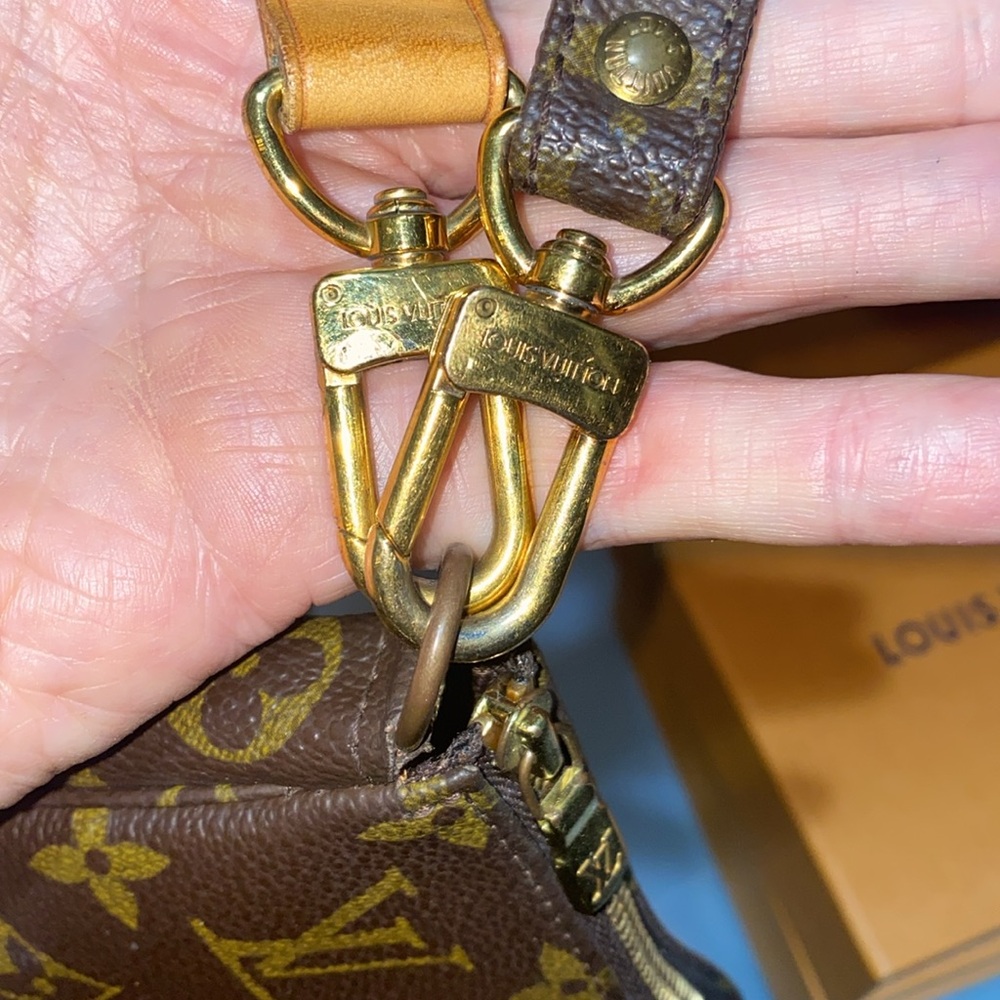 ‼️❌SOLD❌‼️🔥❤️ Louis Vuitton Iconic Monogram Pochette in EUC! Made in France - Picture 13 of 13